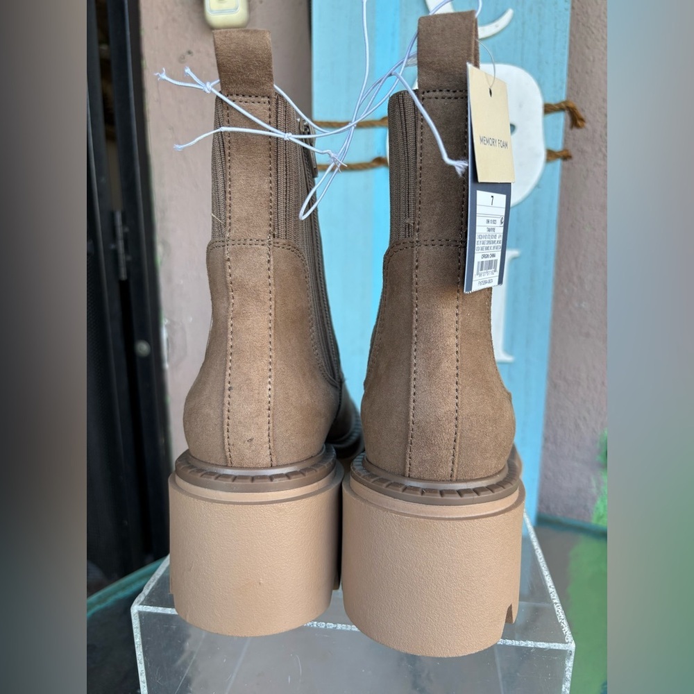 ๐NWT Universal Threads Tan Ankle Boots๐ SIZE 7 womenโs Box C - Picture 10 of 16